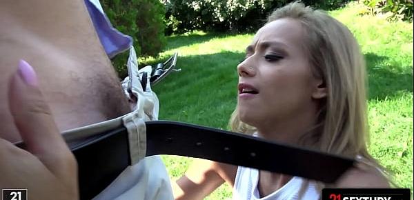 trends21Sextury Veronica Leal Swallows A Cum Load-In-One On The Golf Course